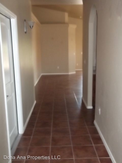 Building Photo - 3 br, 2 bath House - 5821 Coyote Flats St.