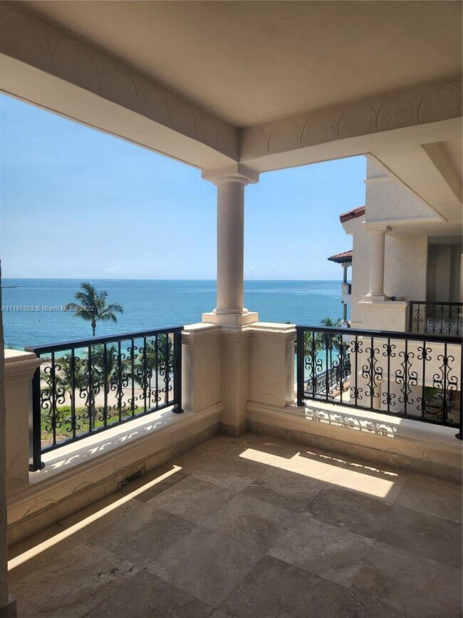 Foto del edificio - 7962 Fisher Island Dr