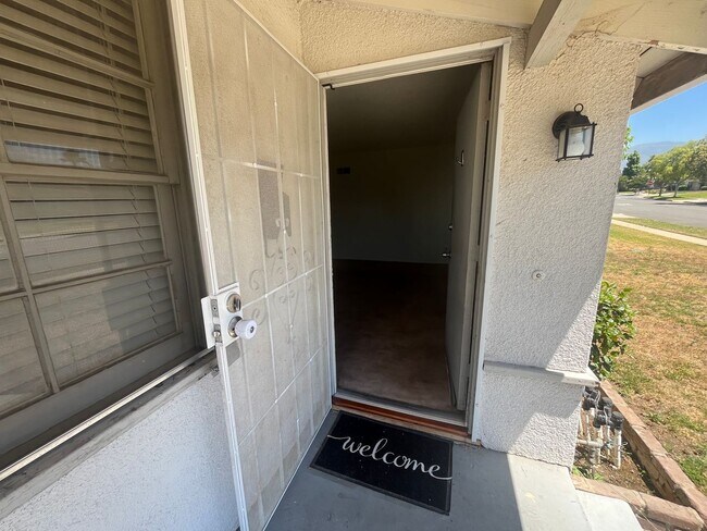 Foto del edificio - Single story 3 bedroom House