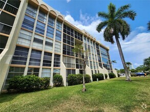 Building Photo - 2000 Atlantic Shores Blvd