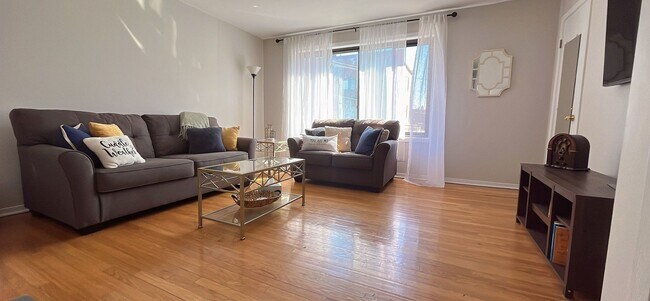 Foto del edificio - 308 W 27th St