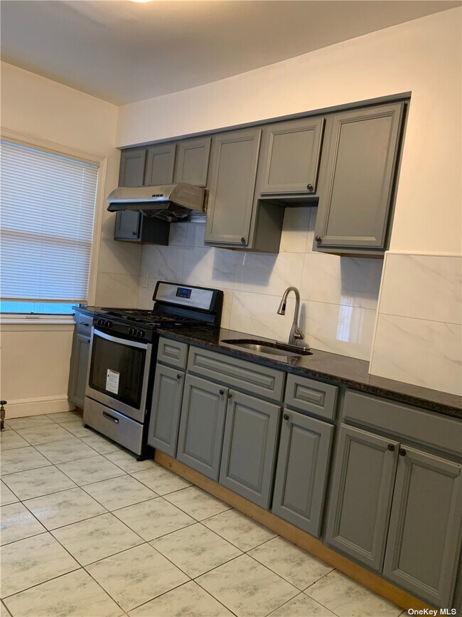 Foto del edificio - 158-46-158-75 75th Ave