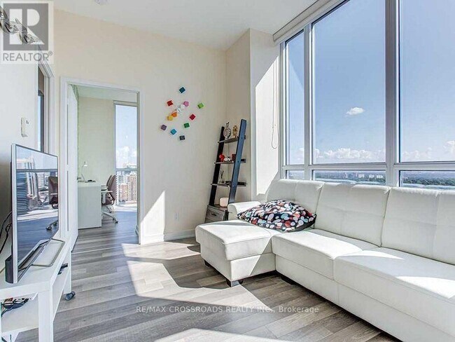 Photo du bâtiment - 5180 Yonge St