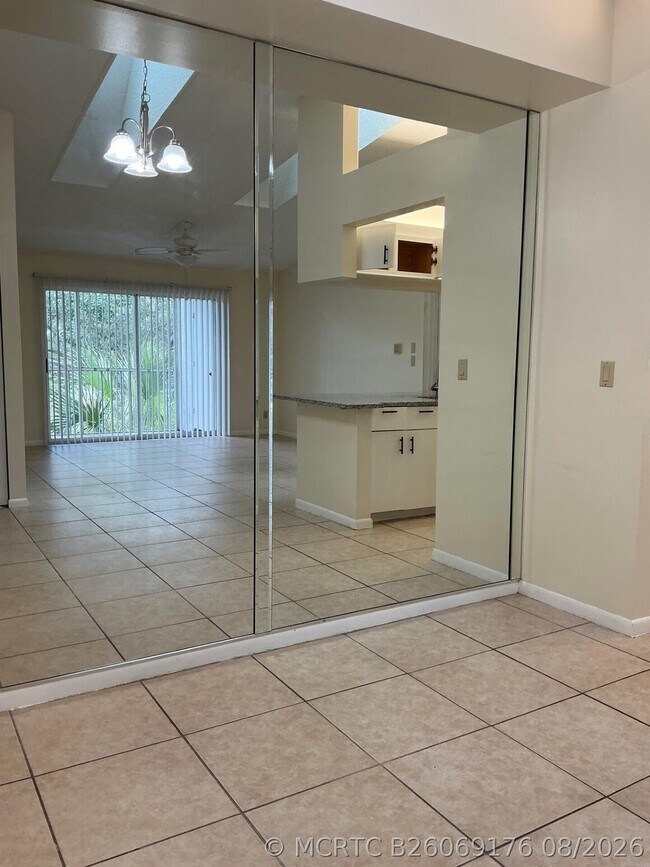 Building Photo - 2506 SE Anchorage Cove
