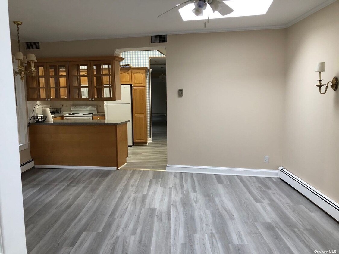 115 Hempstead Ave, Rockville Centre, NY 11570 House Rental in