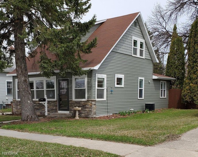 Foto del edificio - 3 br, 1 bath House - 610 10th St NW