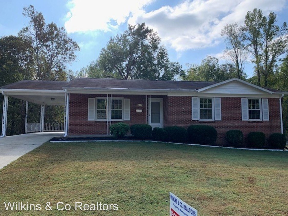 Foto principal - 3 br, 2.5 bath House - 207 Westmore Dr