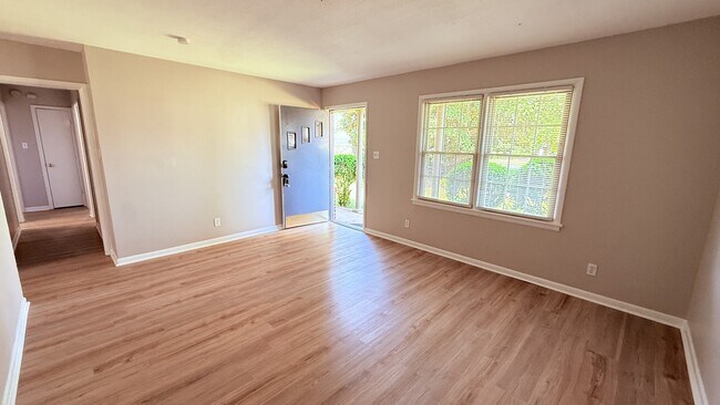 Building Photo - 105 Superior Ave SE