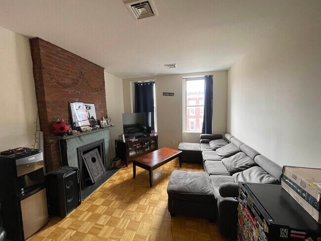 Foto del edificio - 348 Grove St