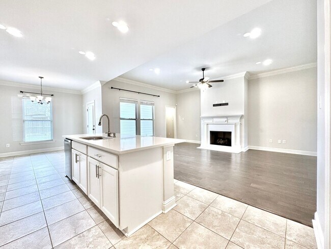 Foto del edificio - 3 Bedroom House Near LSU in Lake Villas