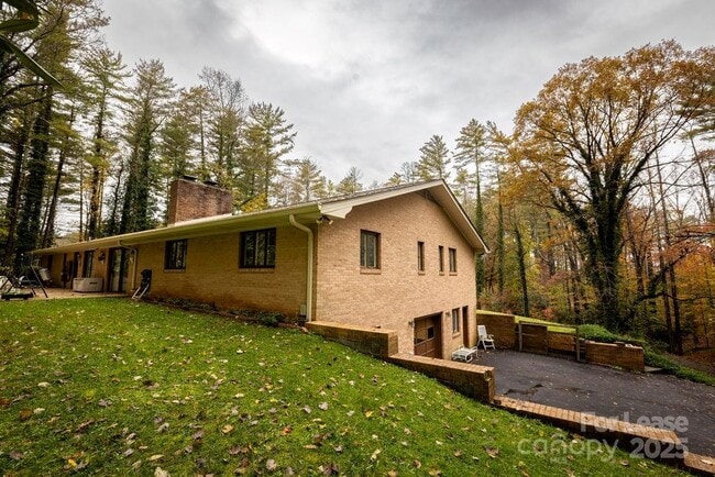 Foto del edificio - 102 Arbor Ln