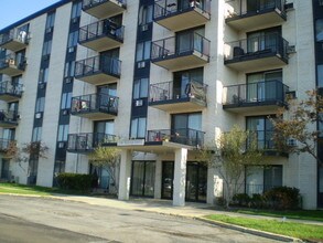 Building Photo - 9098 W Terrace Dr