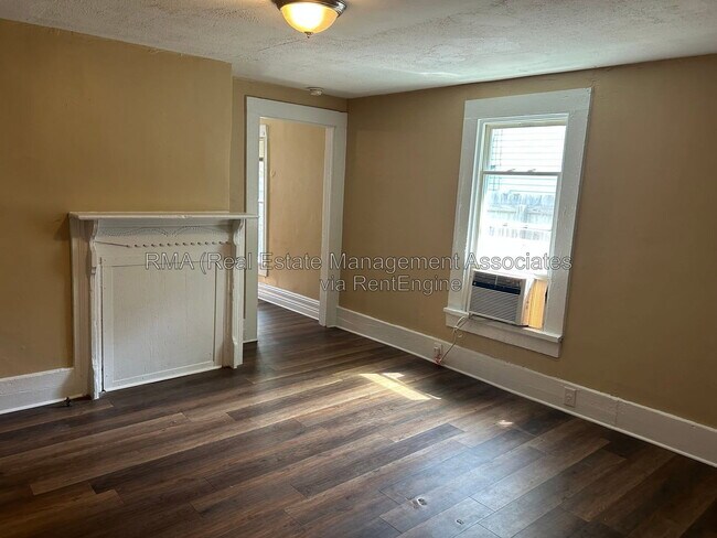 Building Photo - 840 Friedman St