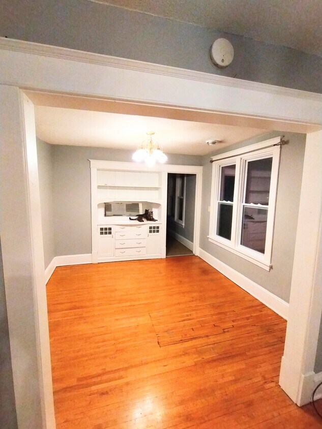 Foto principal - 3325 Clinton Ave