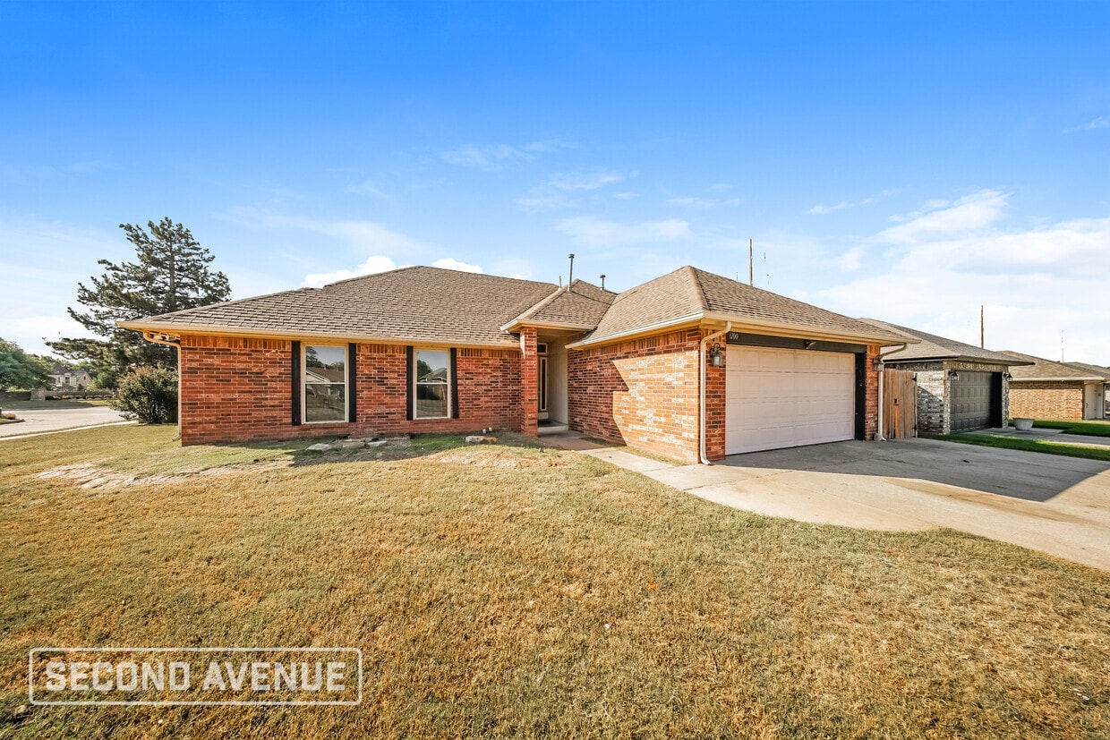 Primary Photo - 1200 SW 133rd Pl