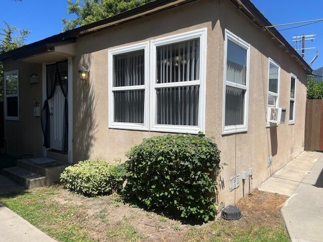 Foto principal - 11123 Morrison St