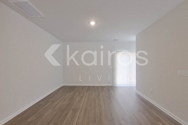 Building Photo - 2503 Banyan Cir