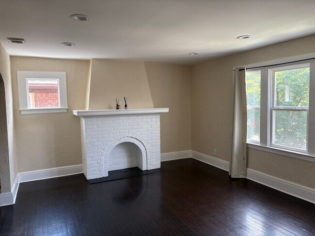 Building Photo - 17178 Roselawn St