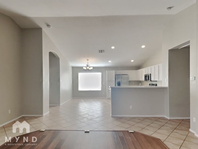 Foto del edificio - 813 S 125th Ave