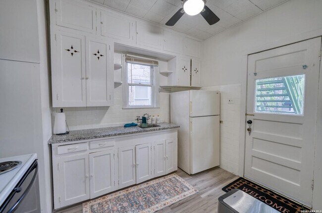 Foto del edificio - Spacious 2 Bedroom Apartment in Monte Vista Near Downtown San Antonio