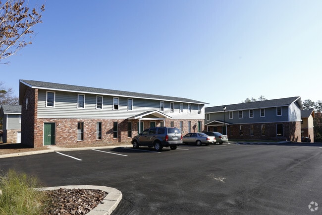 Cobble Hill Apartments - Canterbury Station
