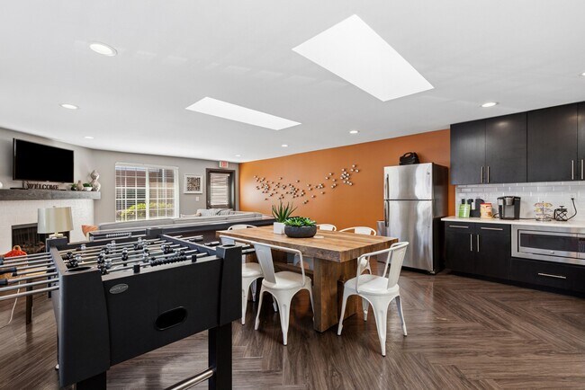 Foto del edificio - Cascadia Pointe