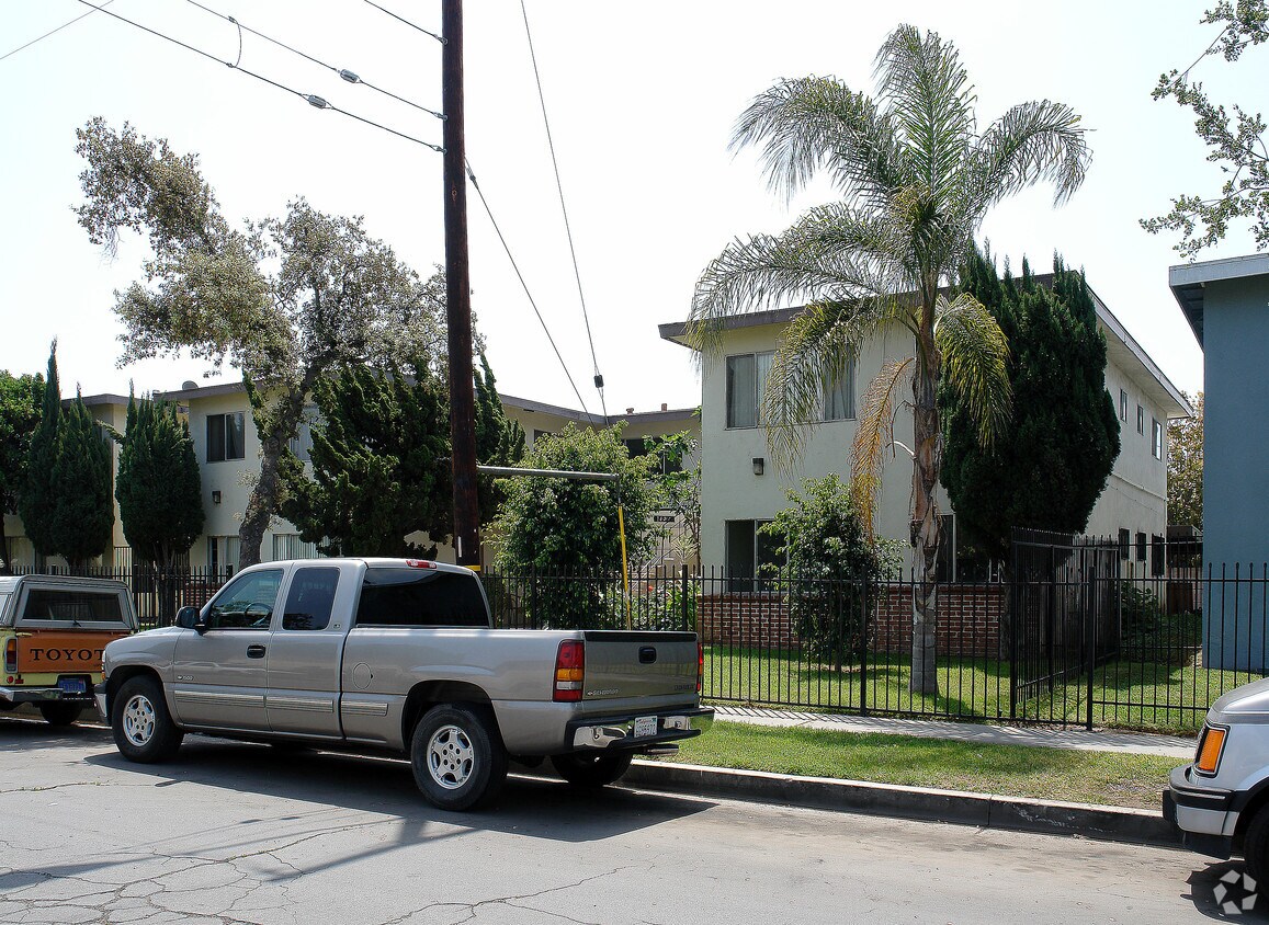 Foto del edificio - 1424 W Dahl Ln