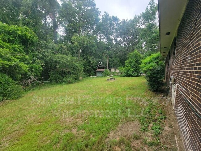 Foto del edificio - 2441 Dickey Rd