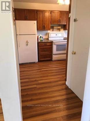 Photo du bâtiment - 410 Becker Rd