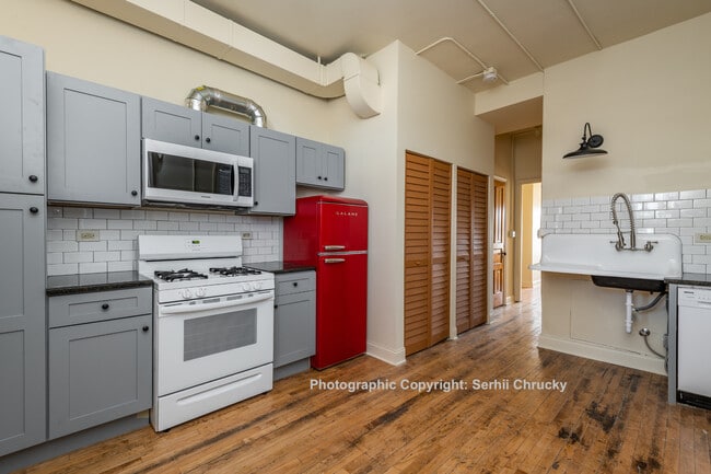Foto del edificio - 934 W 19th St