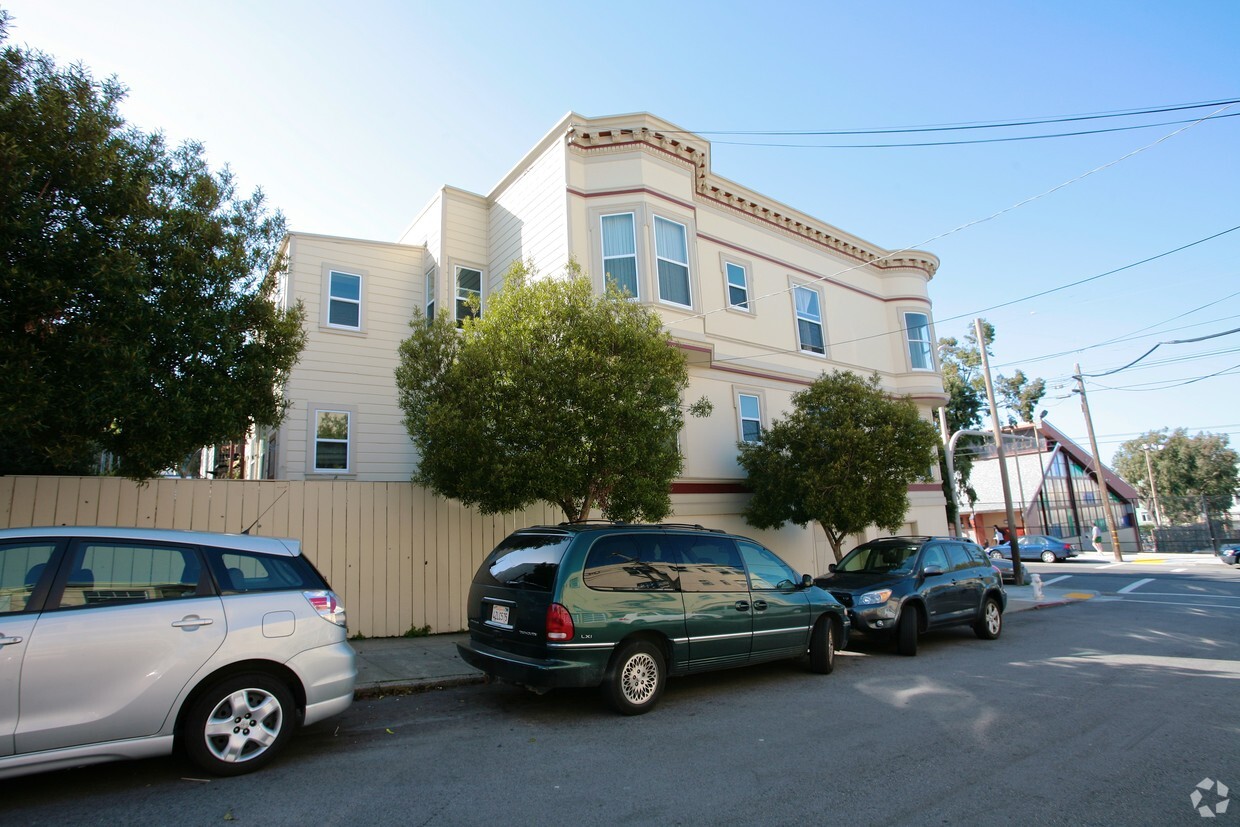 Building Photo - 351 30th St