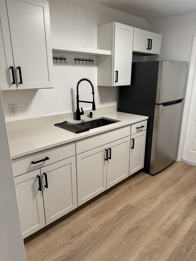 Building Photo - 171 S Broadway