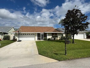 Building Photo - 12872 Meadowbend Dr