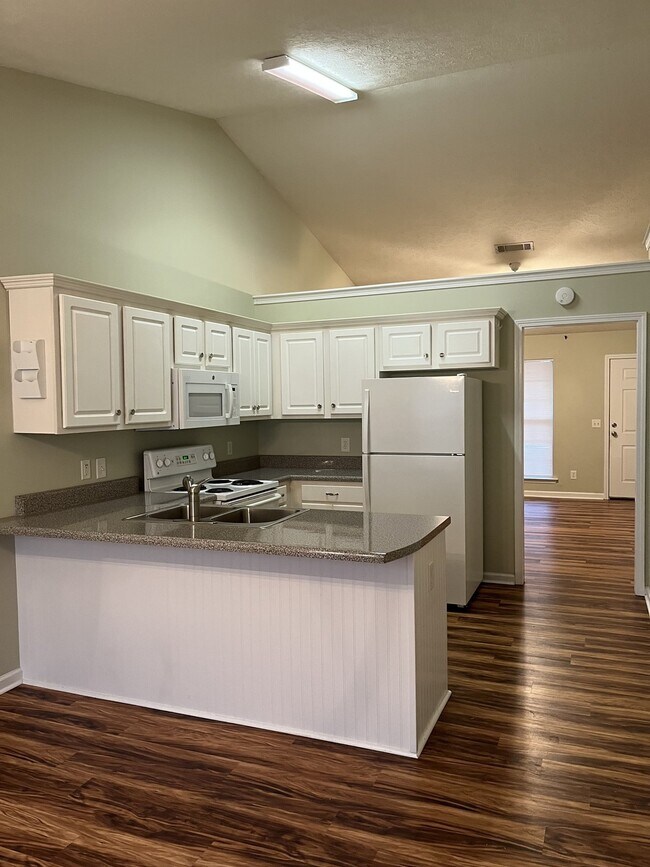 Foto del edificio - 713 Dellwood Dr