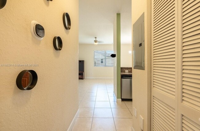 Foto del edificio - 2935 SE 1st Dr