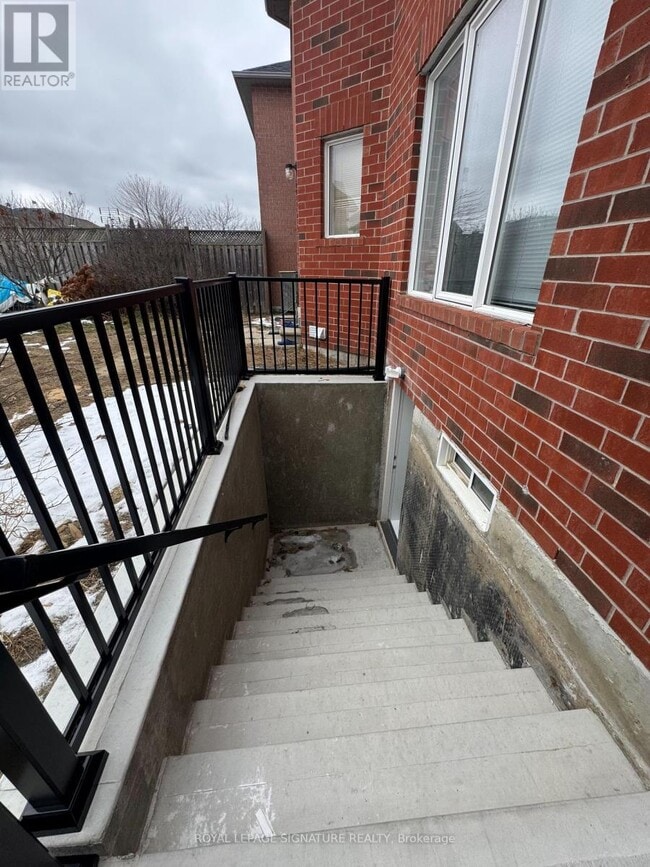 Building Photo - 1215 Wadebridge Crescent