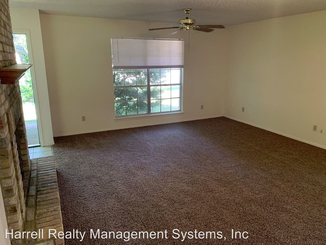 Building Photo - 329 Mill Creek Cir