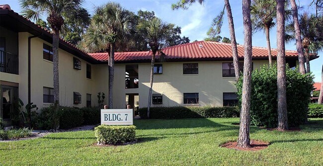 Building Photo - 704 Hammock Pine Blvd