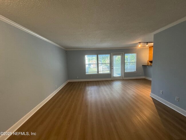 Foto del edificio - 3434 Blanding Blvd