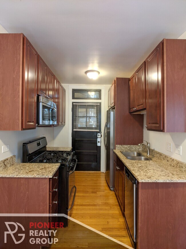 Foto del edificio - 4912 N Hoyne Ave