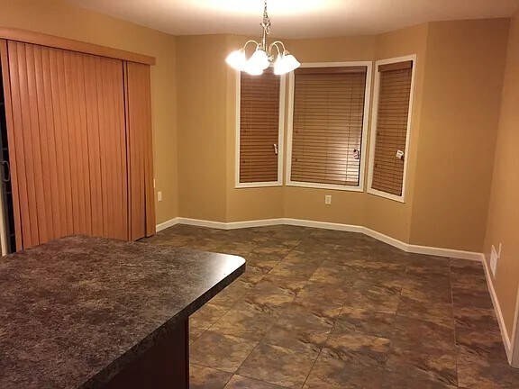 Foto del edificio - 421 Maywood Ct