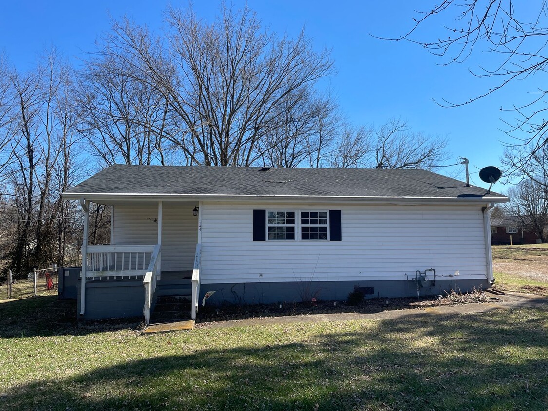 Foto principal - 2 bed/1 bath home