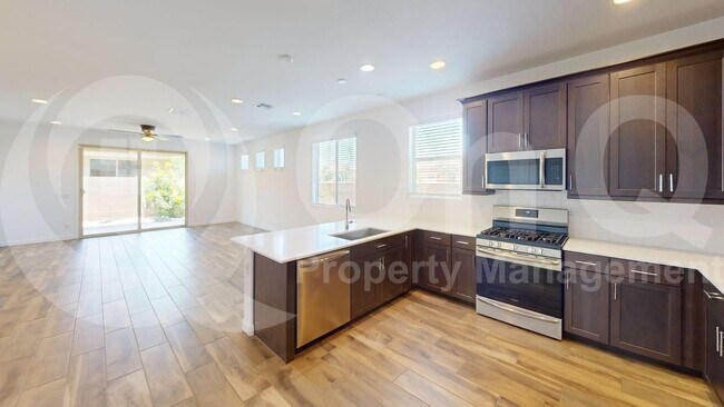 Foto del edificio - 17108 W Fallen Leaf Ln