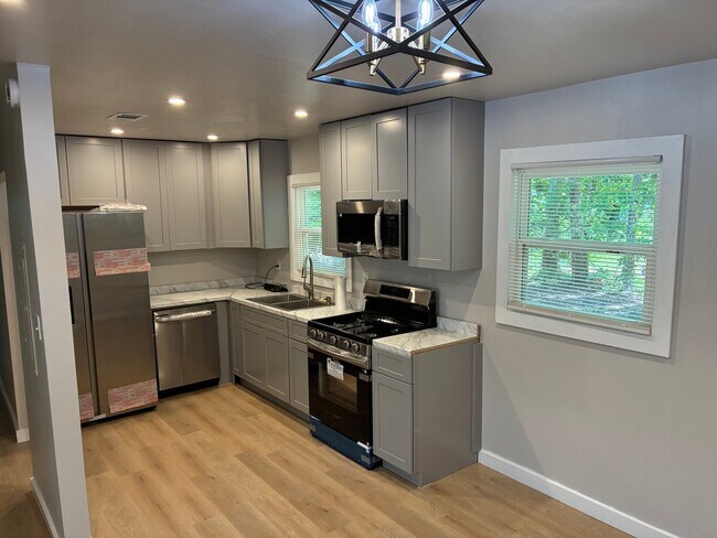 Foto del edificio - 6109 Oakwood Cir SW