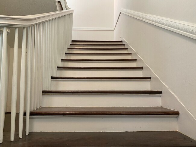 Stairway - 1108 Bartlett St