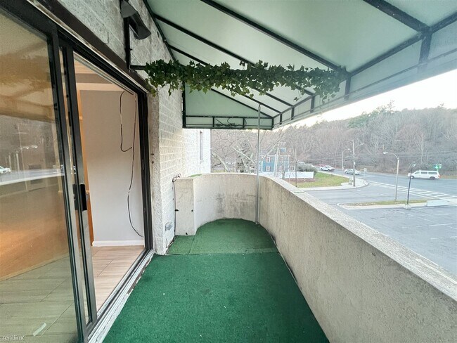 Building Photo - 2 br, 2 bath Condo - 295 W Wyoming Ave