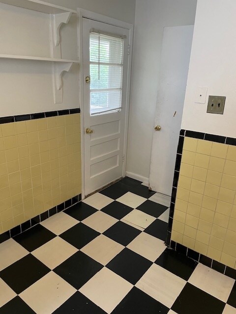 Foto del edificio - 7560 Ahern Ave