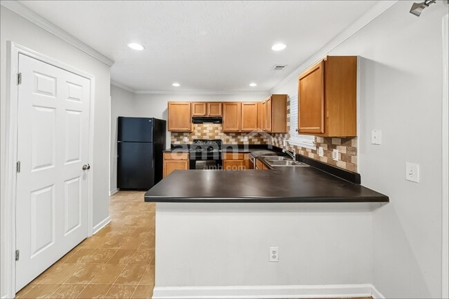 Building Photo - 218 Wild Flower Ln
