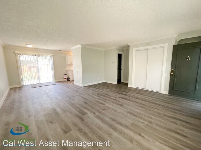 Building Photo - 1363 McQuesten Dr