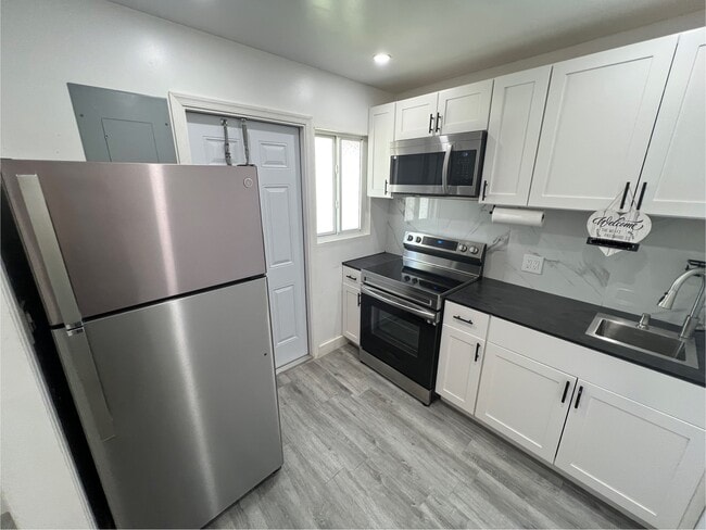 Building Photo - 925 NW 59th St